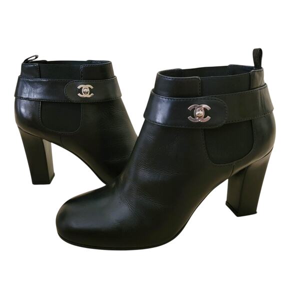 Chanel Interlocking CC Logo Black Leather Turnlock Ankle Boots Heeled 10.5 41 - Picture 1 of 11